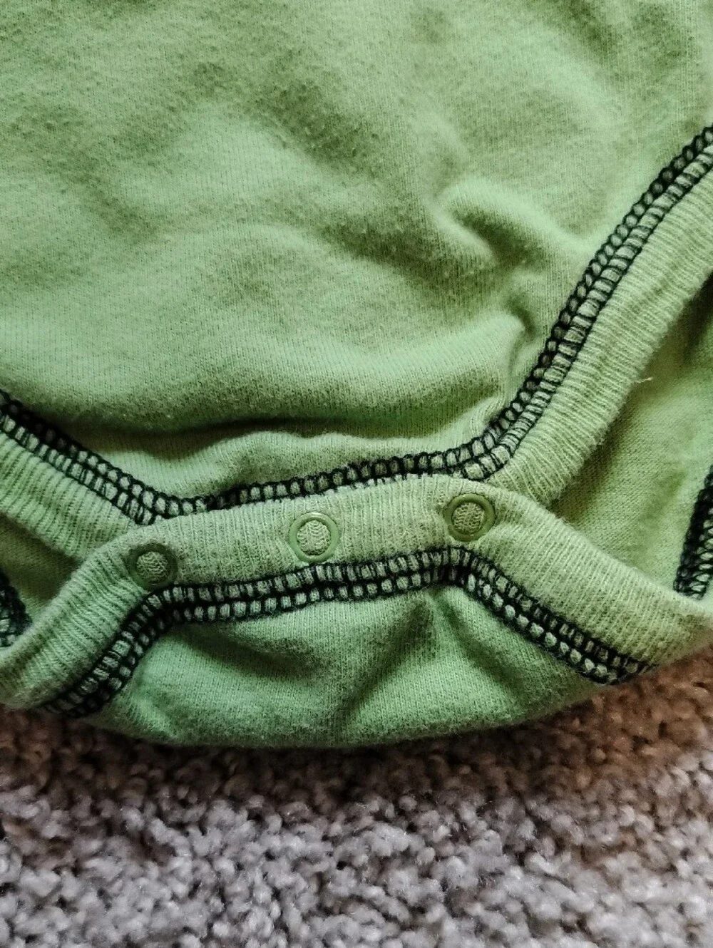 Green Dinosaur Graphic One-Piece Bodysuit / Onesie for Toddlers 18 Months